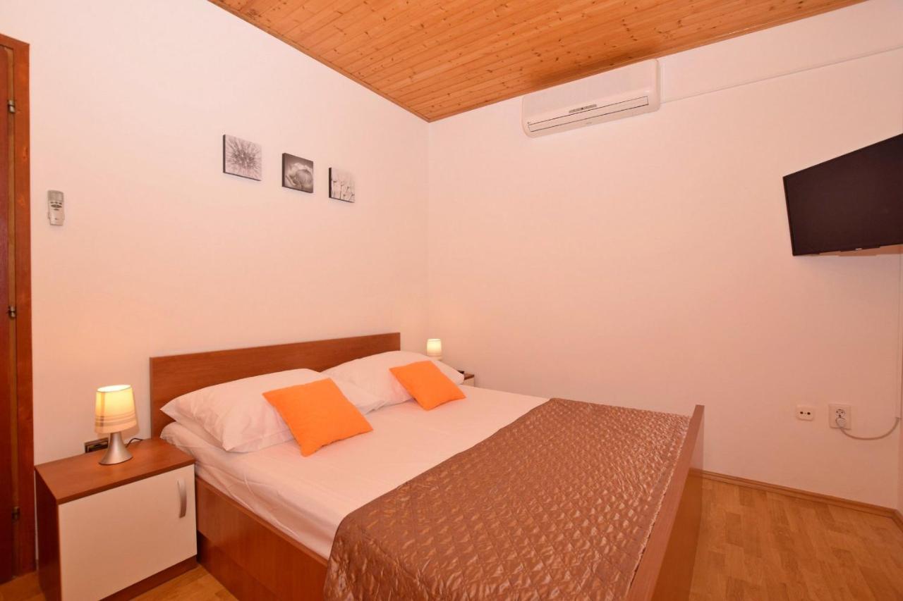 Apartments Andrija Pirovac Esterno foto